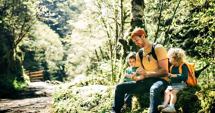 best way to hike with kids