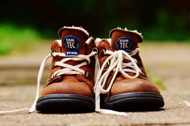 best-shoes-for-toddlers-with-wide-feet